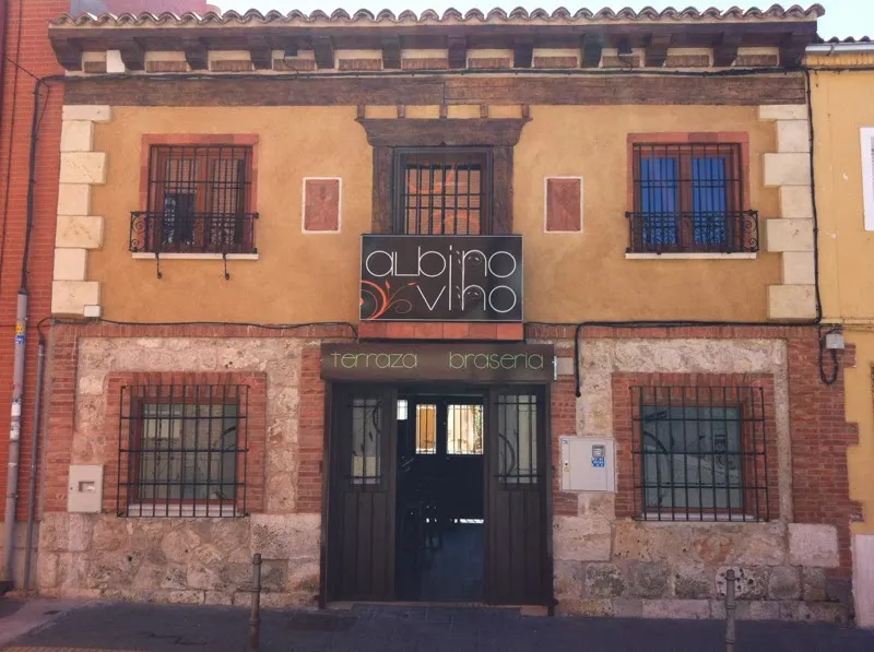 Terraza Brasería Albino Vino restaurant in Santovenia