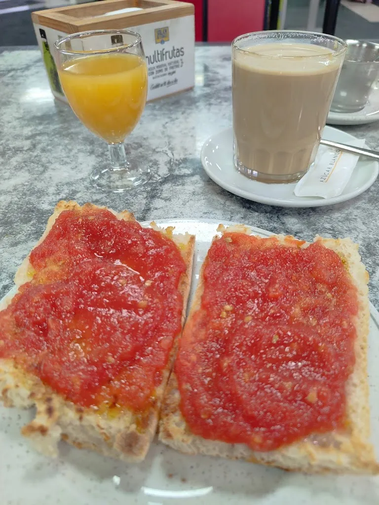 Miguel Juan_Restaurante Erchus_Santovenia_review