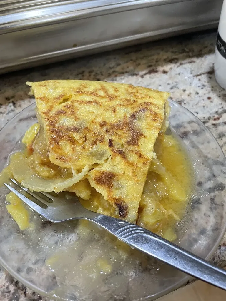 Ernesto Lopez_Bar-Restaurante ESLA_Santovenia_review