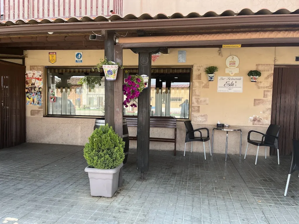Bar-Restaurante ESLA restaurant in Santovenia