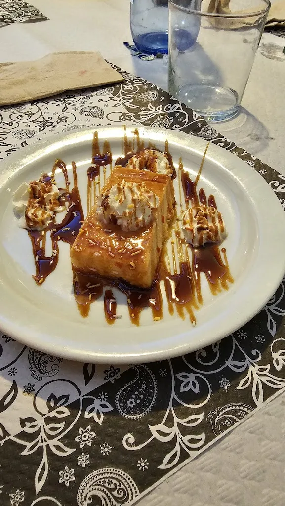 Carlos mintegui_Café-Bar Burguer Maverick_Santovenia_review