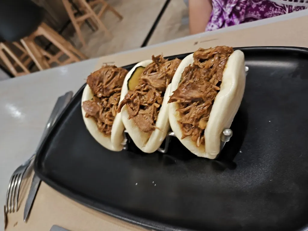 Ektor xXx_Clavo y Canela_Valcabado_review