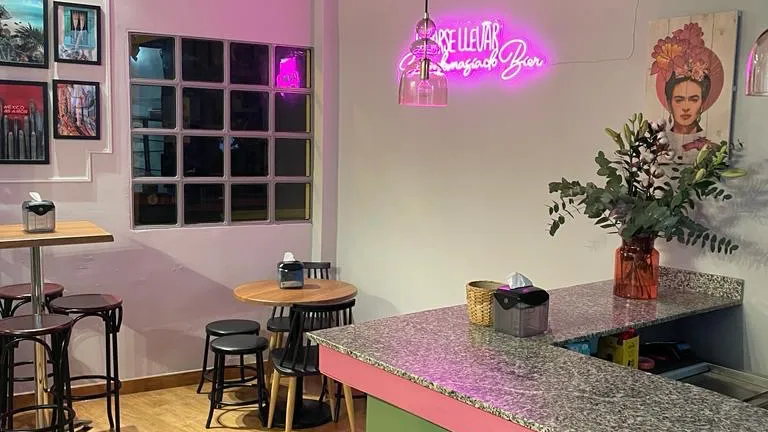 La Buena Vibra restaurant in Valcabado