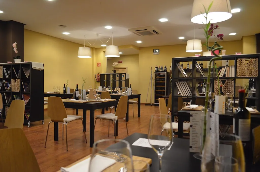 Taberna Gastronómica La Flaca restaurant in Valcabado