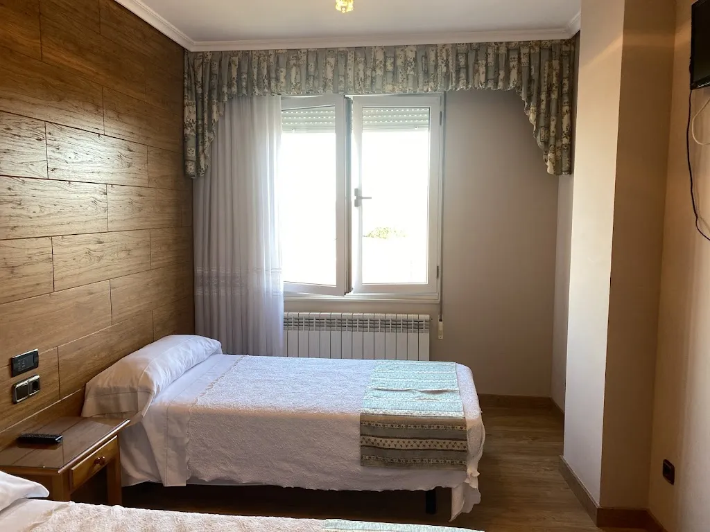 Hostal Castilla restaurant in Valdescorriel