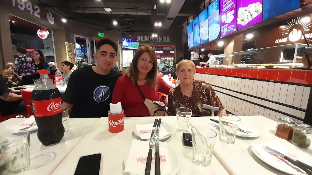 Analia Ramirez_Kentucky Pizza San Justo_San Justo_recensione