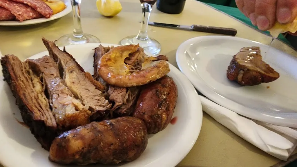 Analia V. Correa_Queen_San Justo_review