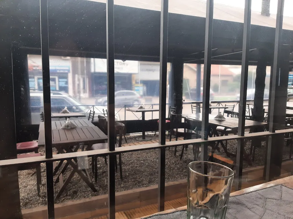 Lo lla_Juanita resto bar_San Justo_review