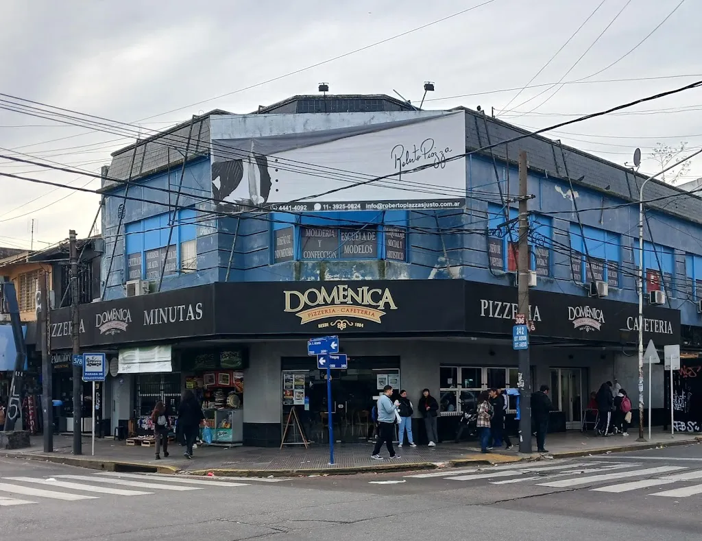 Domenica Pizza y Cafe restaurant in San Justo