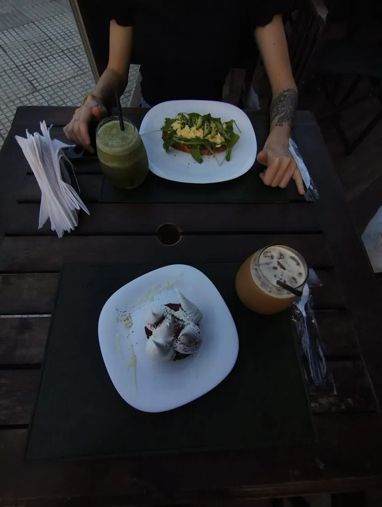 Aynara Altamirano_La Vie_San Justo_review