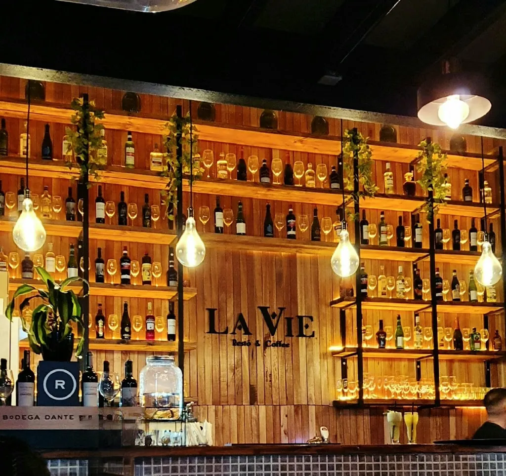 La Vie restaurant in San Justo