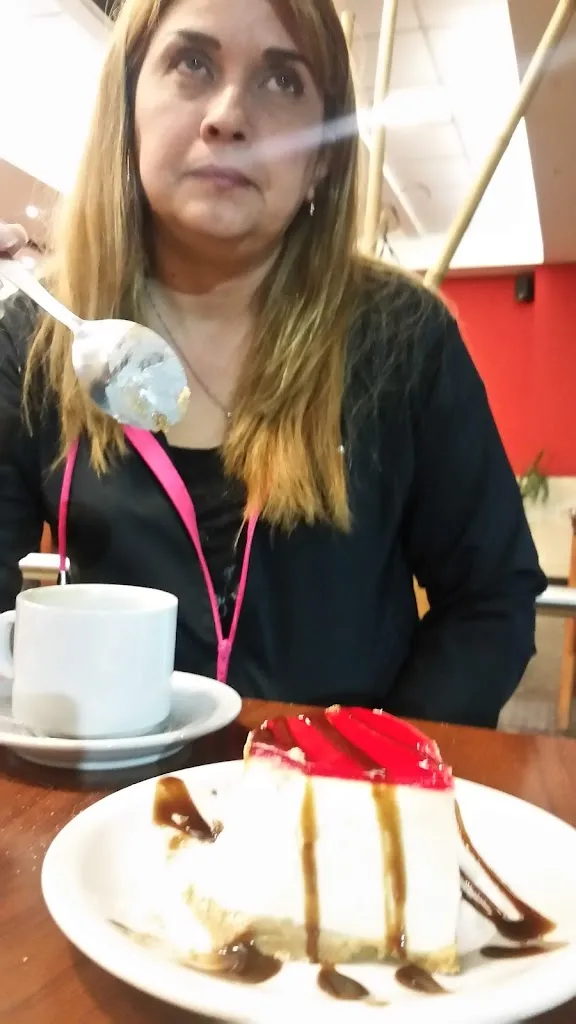 Charlie Montenegro_LA FAROLA Express_San Justo_recensione