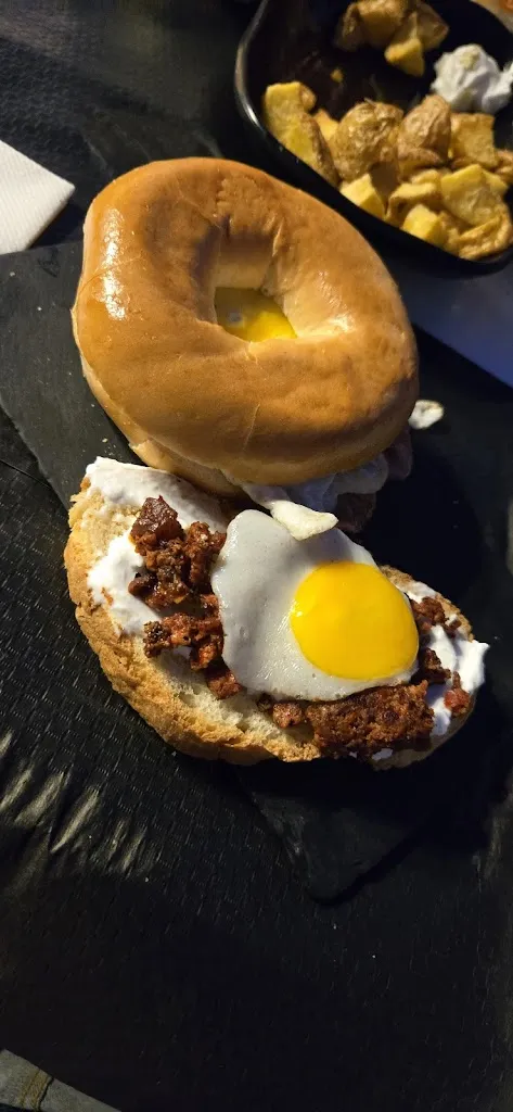 Risto González_Bar Entreamigos _Vélez-Blanco_review