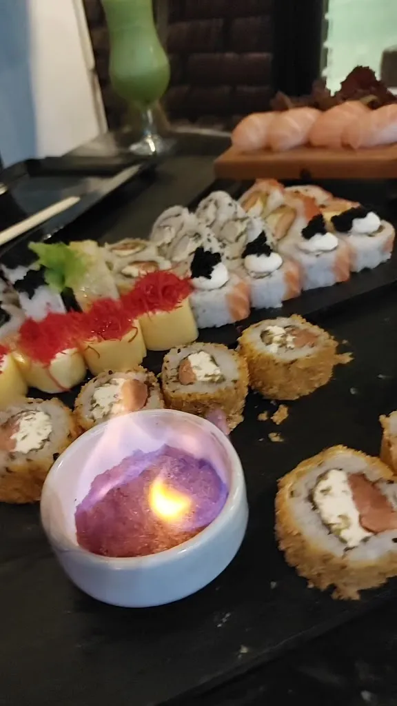 Amida Sushi-Wok_San Justo_slider_image_2