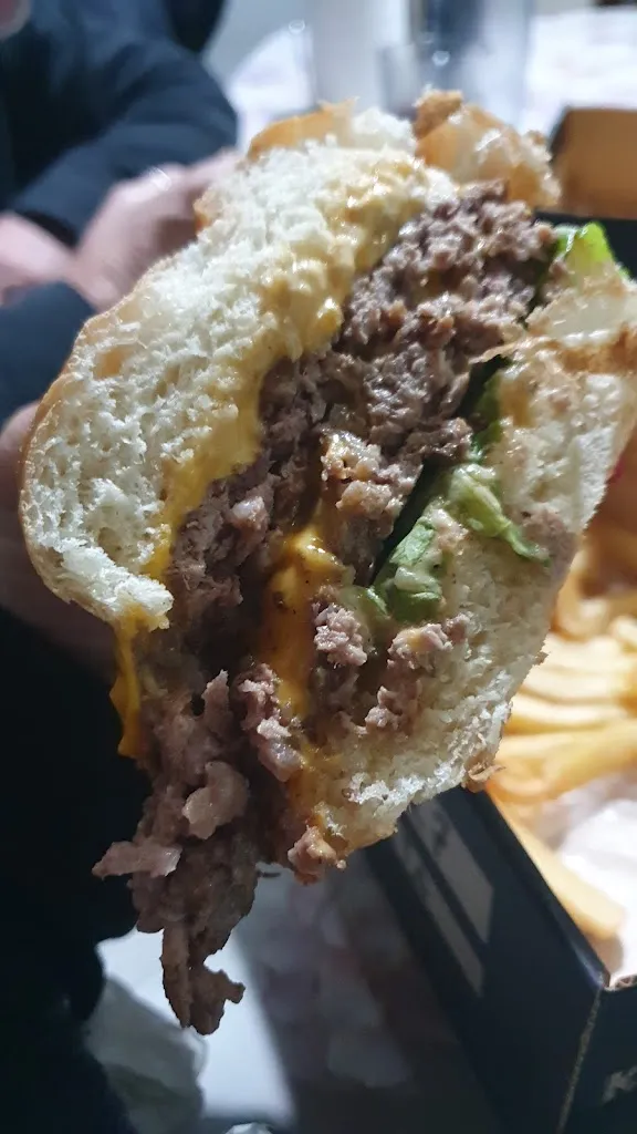 silvia mariel garcia_Karne Burger_San Justo_recensione