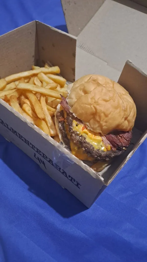 Ariadna Lobato_Karne Burger_San Justo_recensione