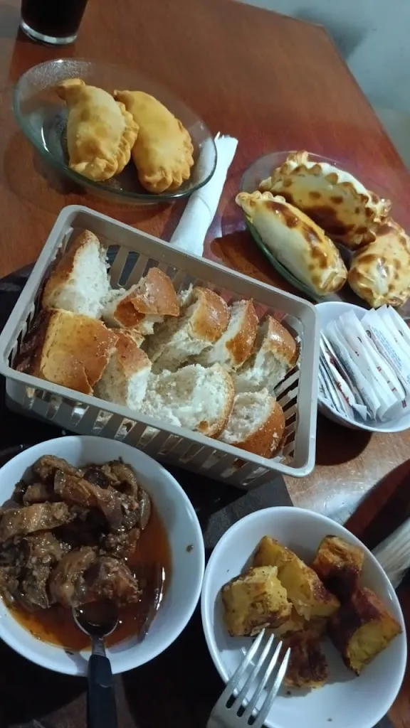 Ezequiel De Luca_La popular_San Justo_review