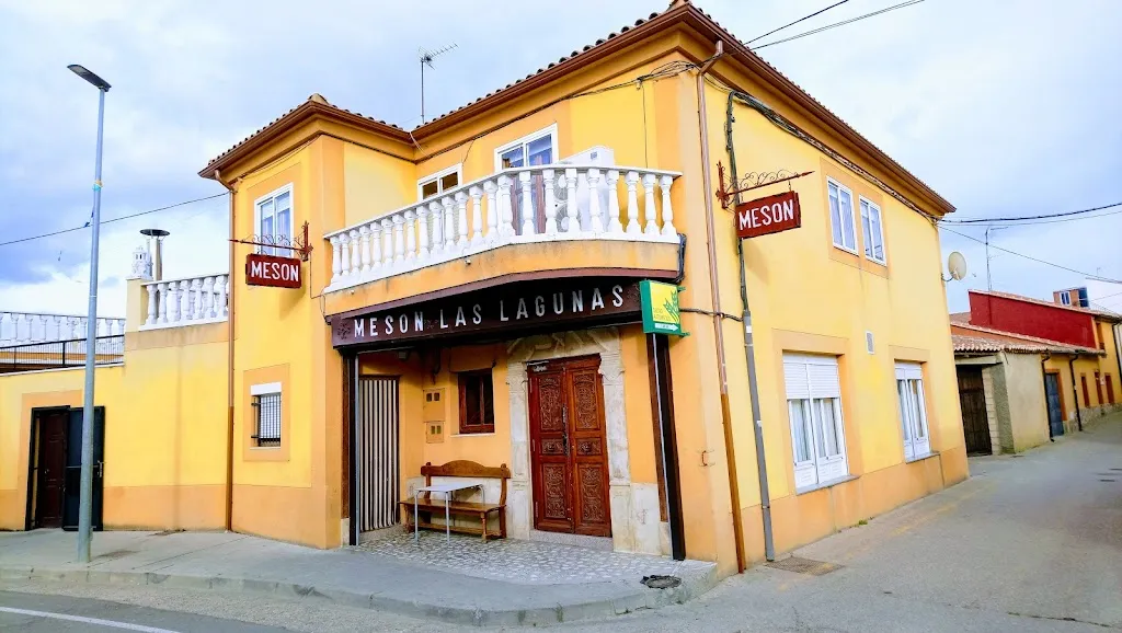 Meson Las Lagunas restaurant in Vidayanes