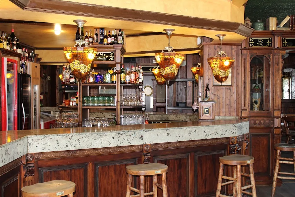 Puente Mozar restaurant in Villabrázaro