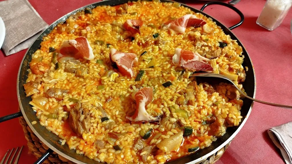 Bar Restaurante La Sierra restaurant in Villadepera