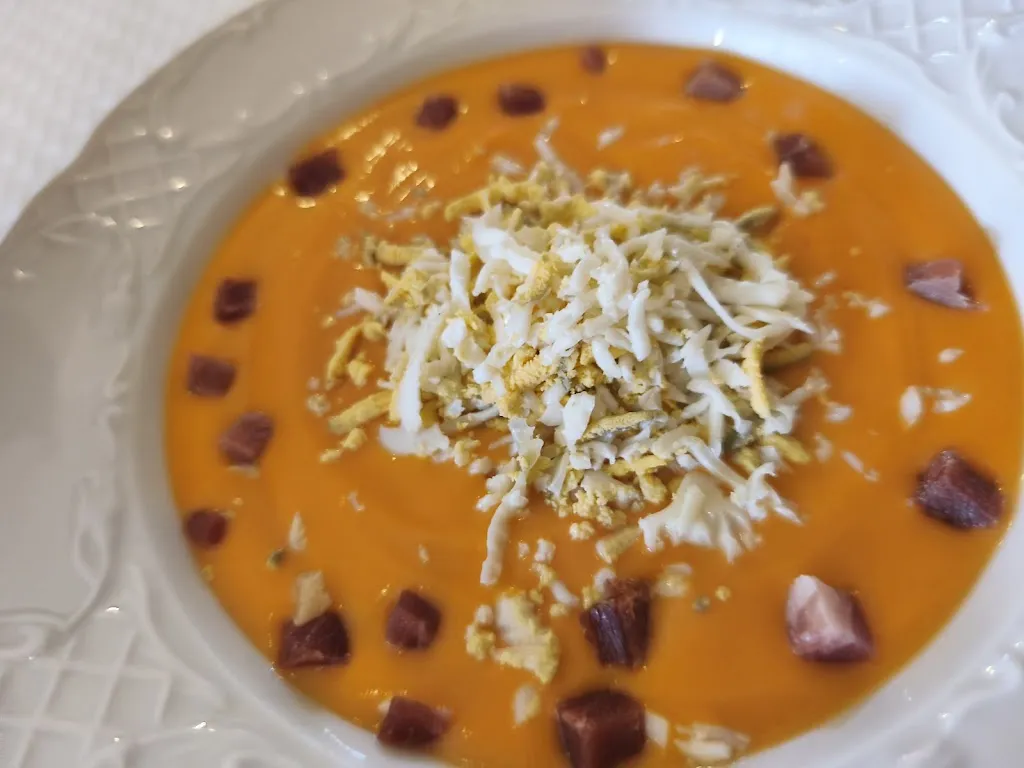 Xavier Zubiri_Abeto Rojo Bar-Restaurant_Villalpando_review