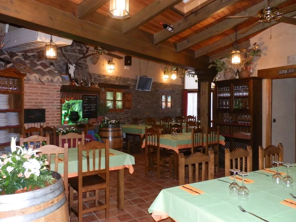 Restaurante la Moña restaurant in Villanueva de las Peras