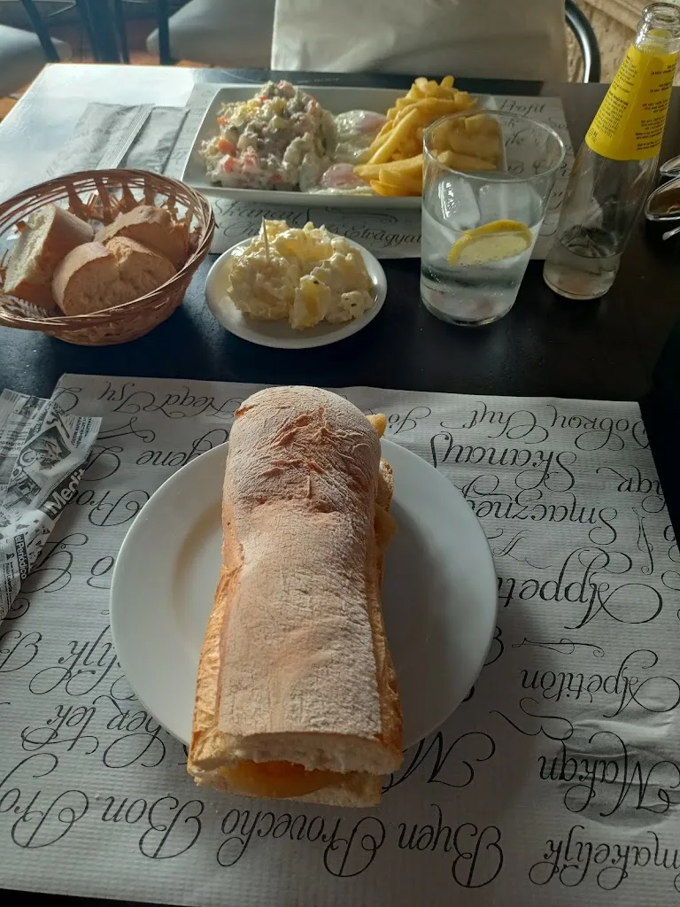 Marcos Lufy_Cartuchera_Villanueva del Campo_review