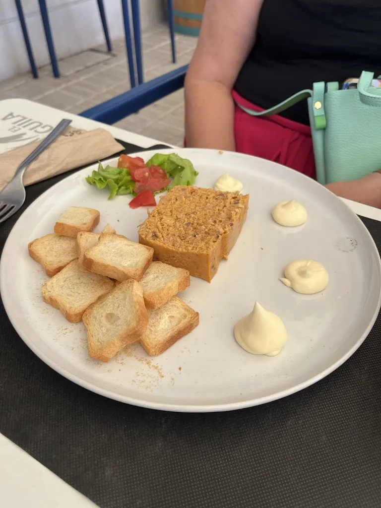 Julia Gil Vaquero_La Loma del Chonuco_Villaescusa_review