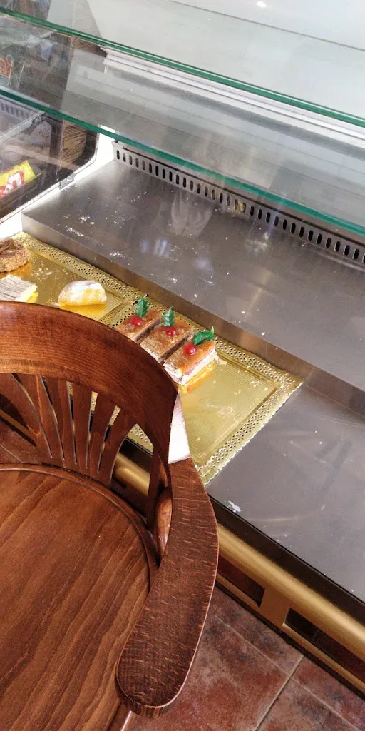 Paul Shaw_Cafetería Ginés Y María_Vélez-Blanco_recensione