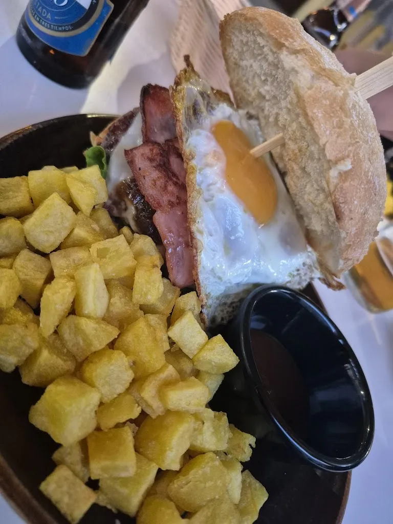 José Luis Ríos_EL REFUGIO ® Bar Villardeciervos_Villardeciervos_review