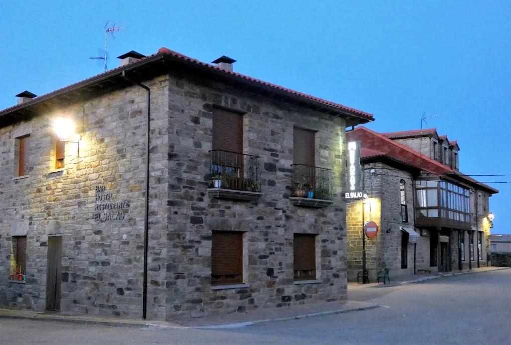El Salao, Hostal-Restaurante_Villardeciervos_slider_image_3