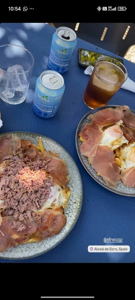 Efren Bustamante (efrenzgz)_Bar Las Piscinas, Alcalá de Ebro_Alcalá de Ebro_review