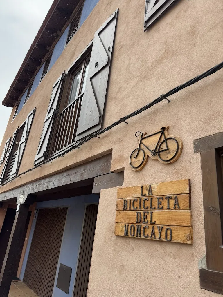 Ana Peyrolón Rodríguez_La bicicleta del Moncayo_Alcalá de Moncayo_recensione