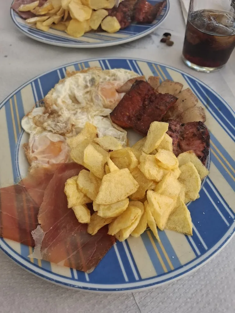 Luis Garcinuño Gil_Bar Los Tejares_Alcalá de Moncayo_review