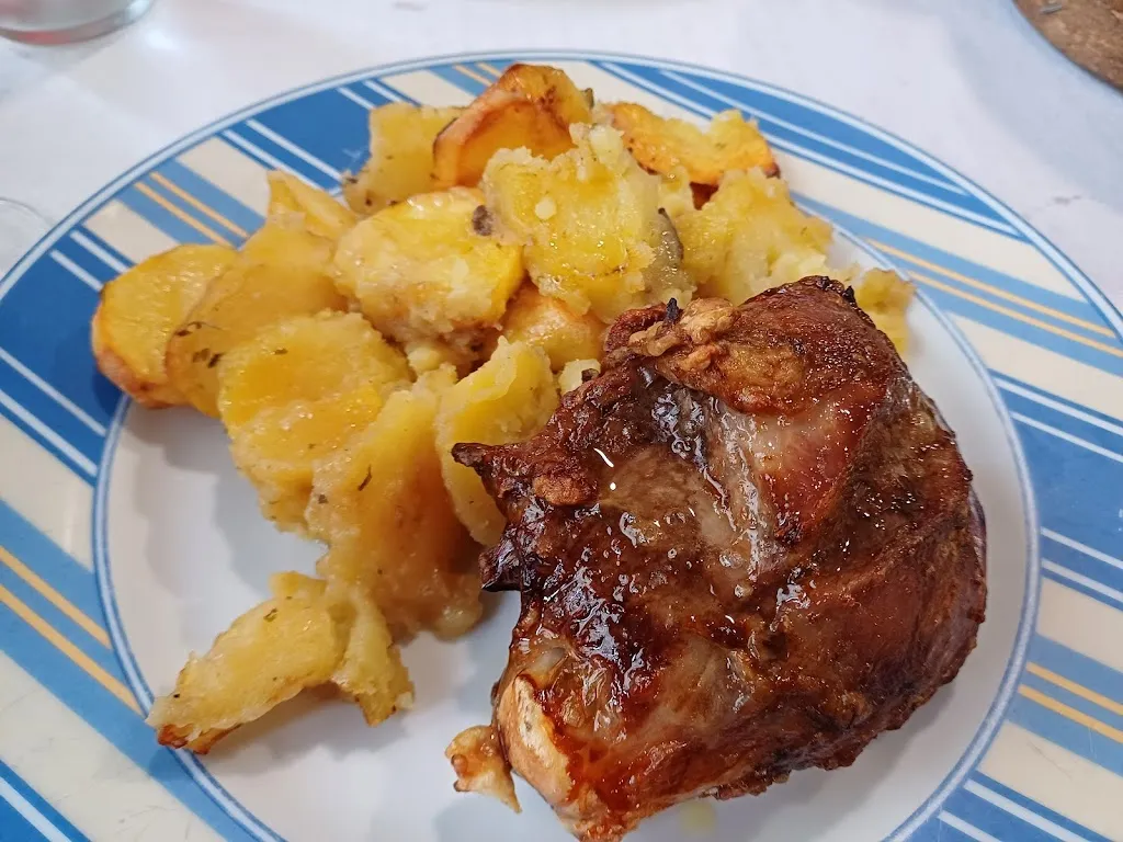 Leonor Ruiz_Bar Los Tejares_Alcalá de Moncayo_review