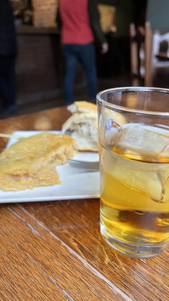 Rhomy Ortega Puente_Bar Mailu_Alegría-Dulantzi_review