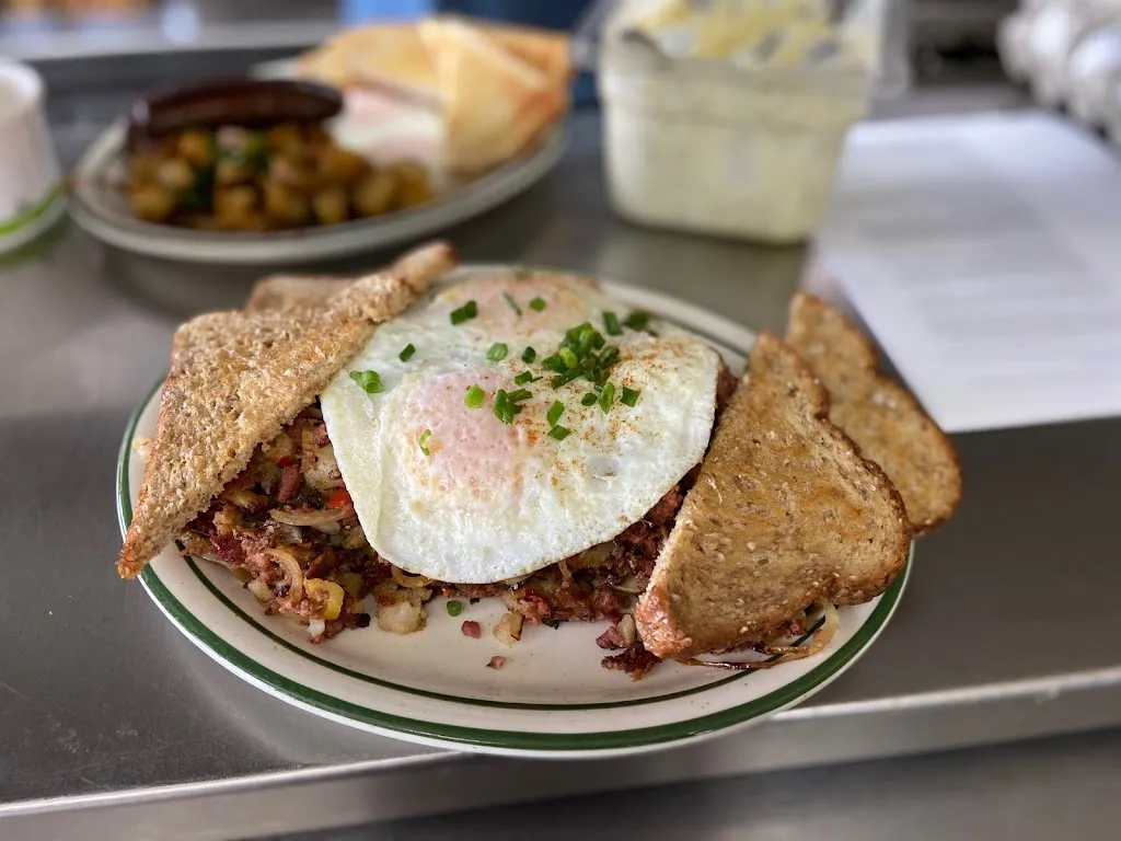 Chuckwagon Cafe_Albeta_slider_image_3