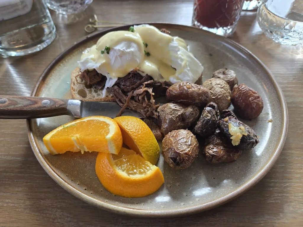 Trevor Woods_Farm & Fire_Albeta_recensione