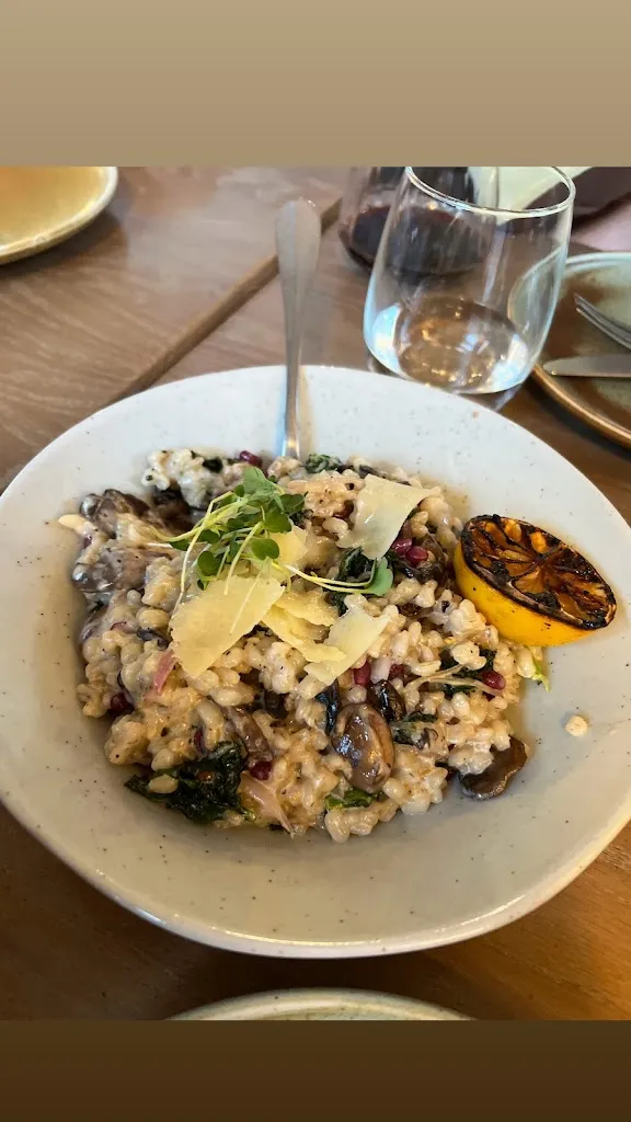 Robert Logan_Farm & Fire_Albeta_recensione