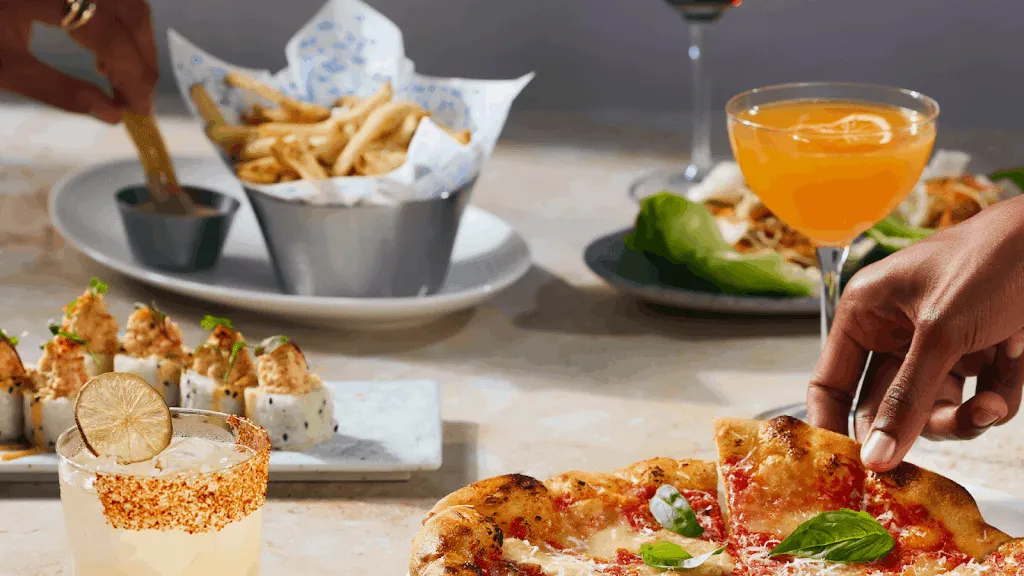 Earls Kitchen + Bar_Albeta_slider_image_3