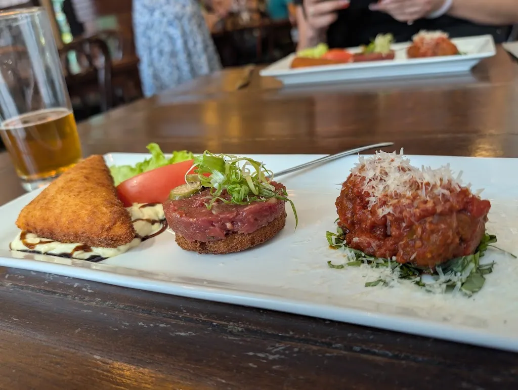 Kevin Hayes_Bistro Praha_Albeta_recensione