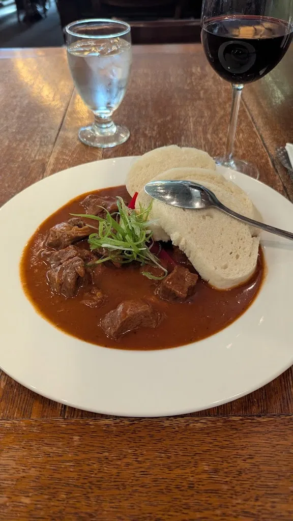 Amir “Oveis” Honarmand_Bistro Praha_Albeta_recensione