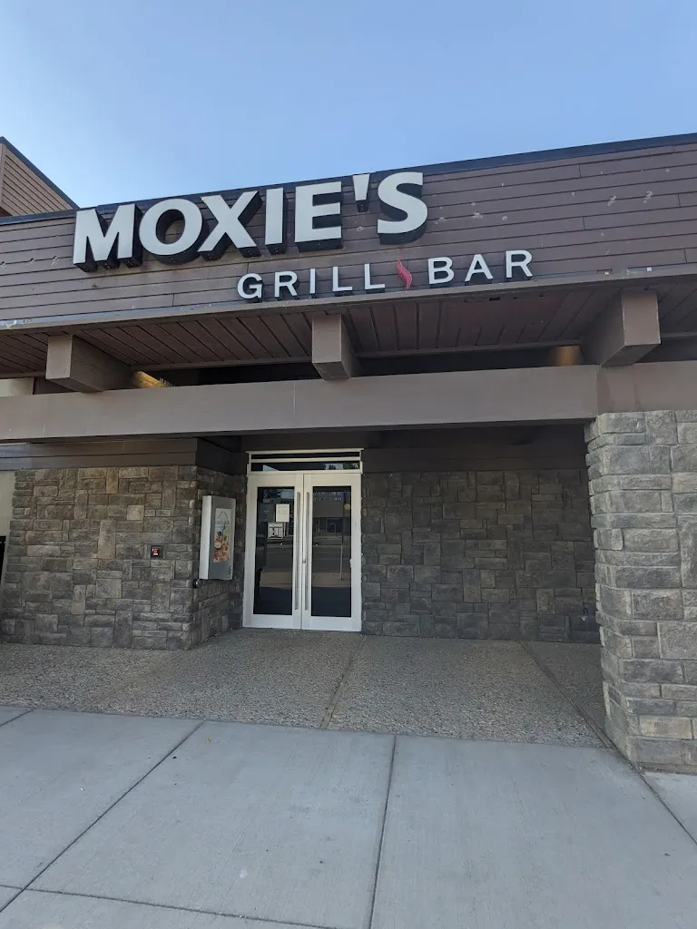 Moxies Lethbridge Restaurant restaurant in Albeta