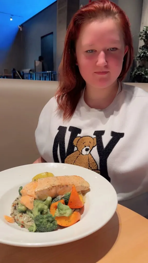 Moxies Lethbridge Restaurant_Albeta_slider_image_2