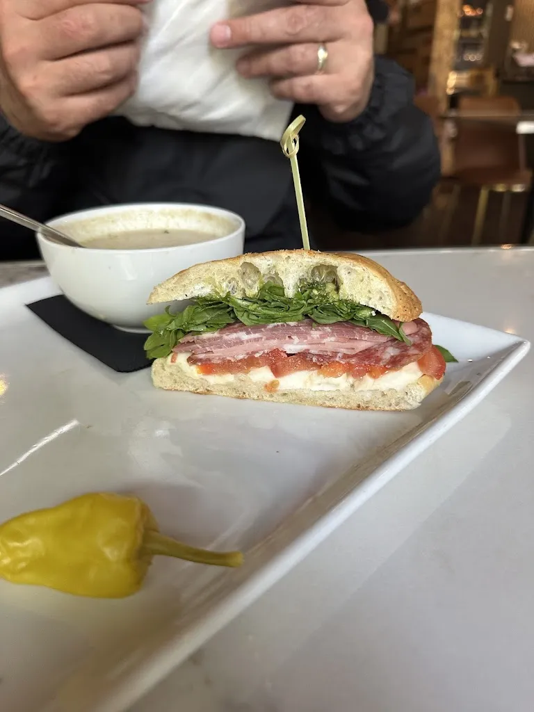 Nicole Elliott_The Market Bistro_Albeta_review