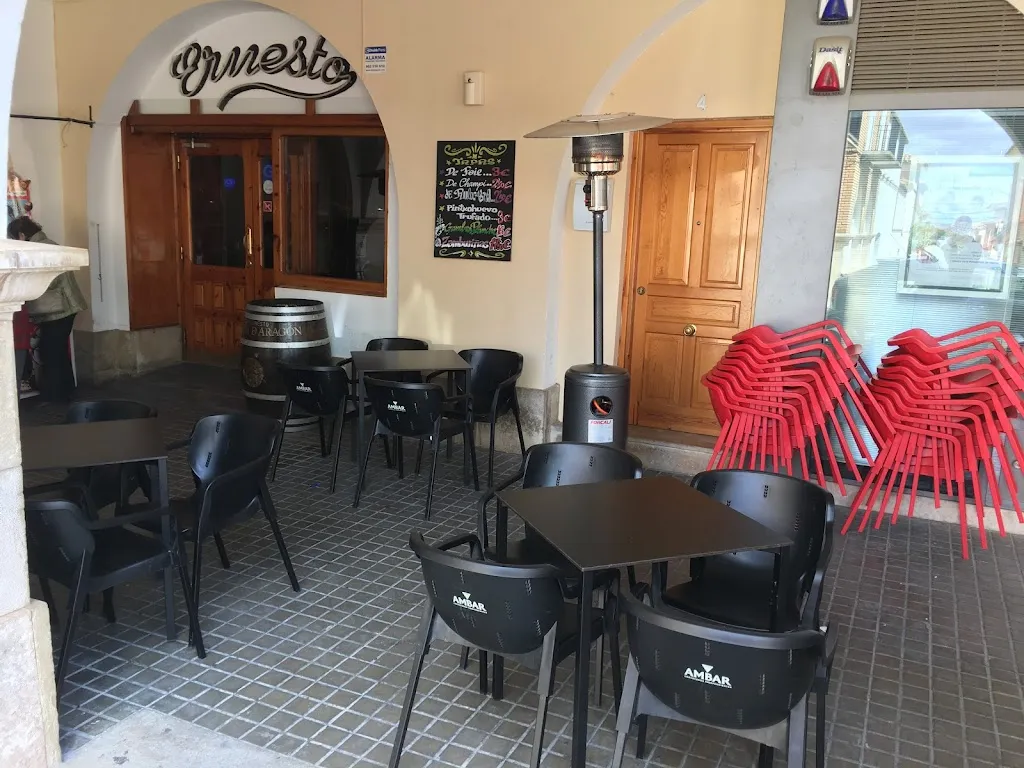 silvia decavele_Bar Ernesto_Almochuel_review