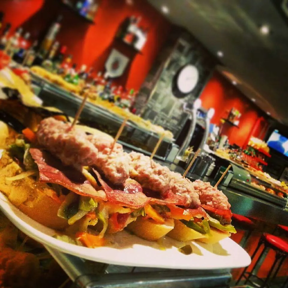 Bar Ernesto_Almochuel_slider_image_2