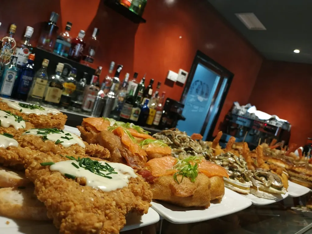 Bar Ernesto_Almochuel_slider_image_3