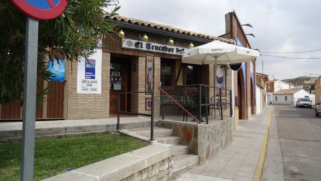 El Trucador Del Priorato restaurant in Alfajarín