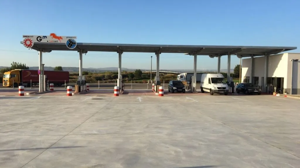 Estación de servicio Área 117 Alfajarin restaurant in Alfajarín